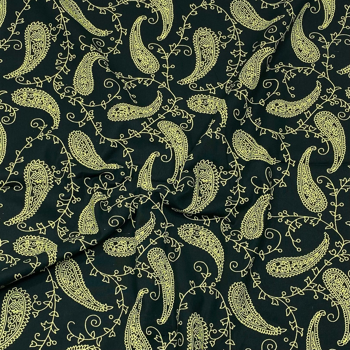 3 Metres Luxury 100% Cotton - 36" Wide - (Paisley Madness)