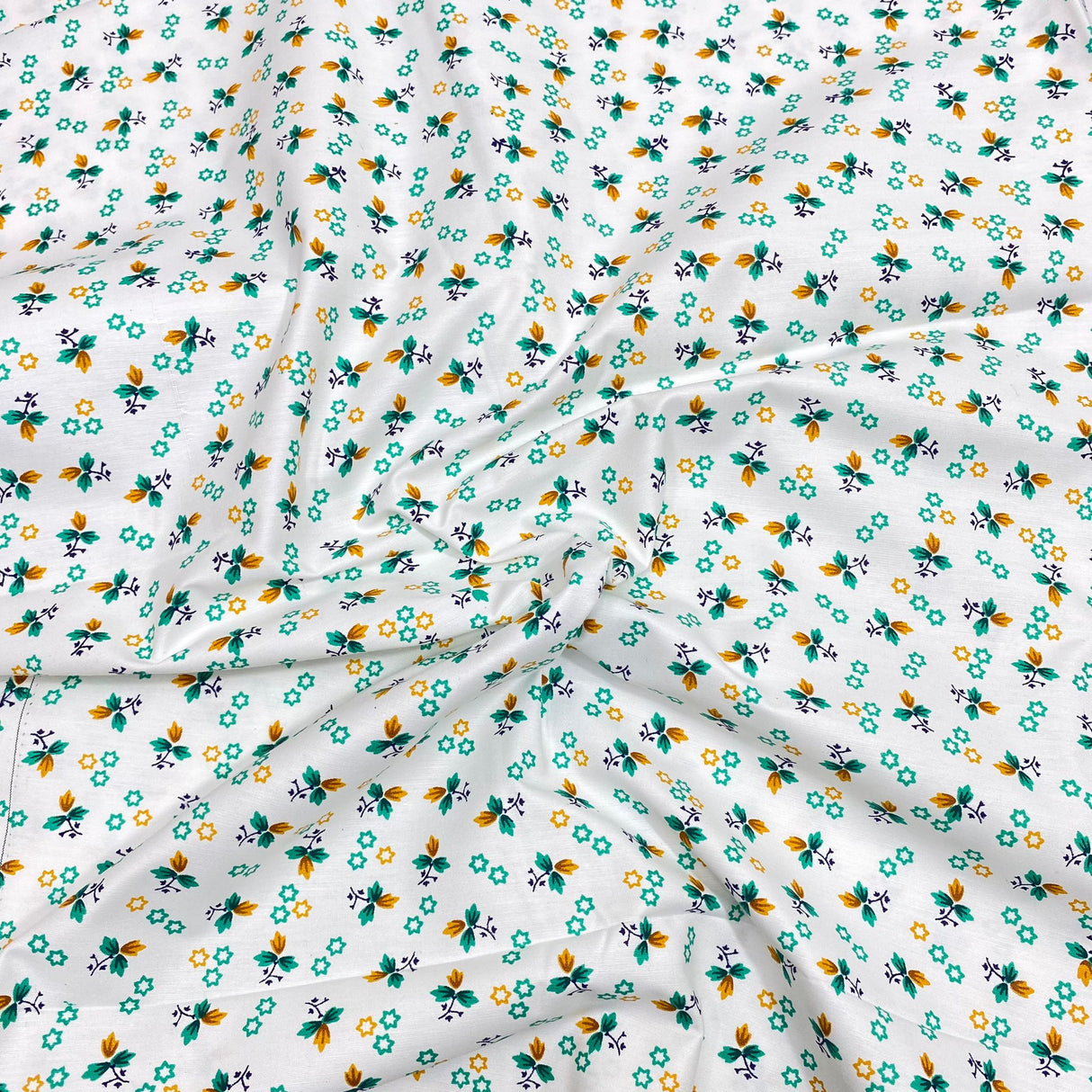 3 Metres Luxury 100% Cotton - 36" Wide - (Green Ditsy)