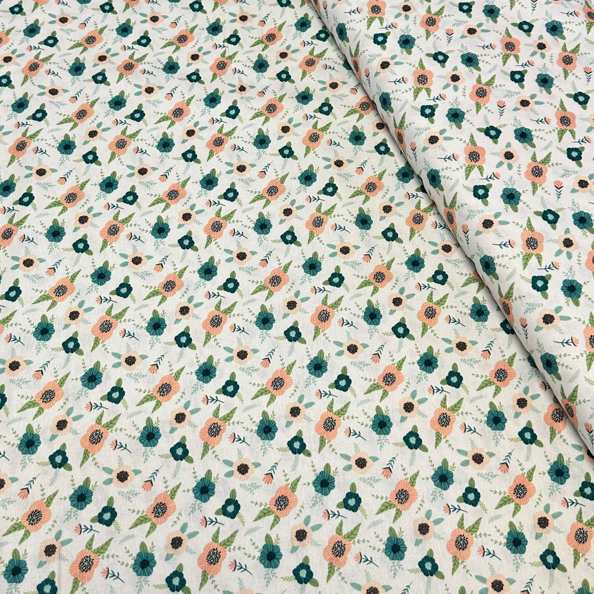 Per Metre Luxury Printed Quilting Cotton - (Cream Floral)