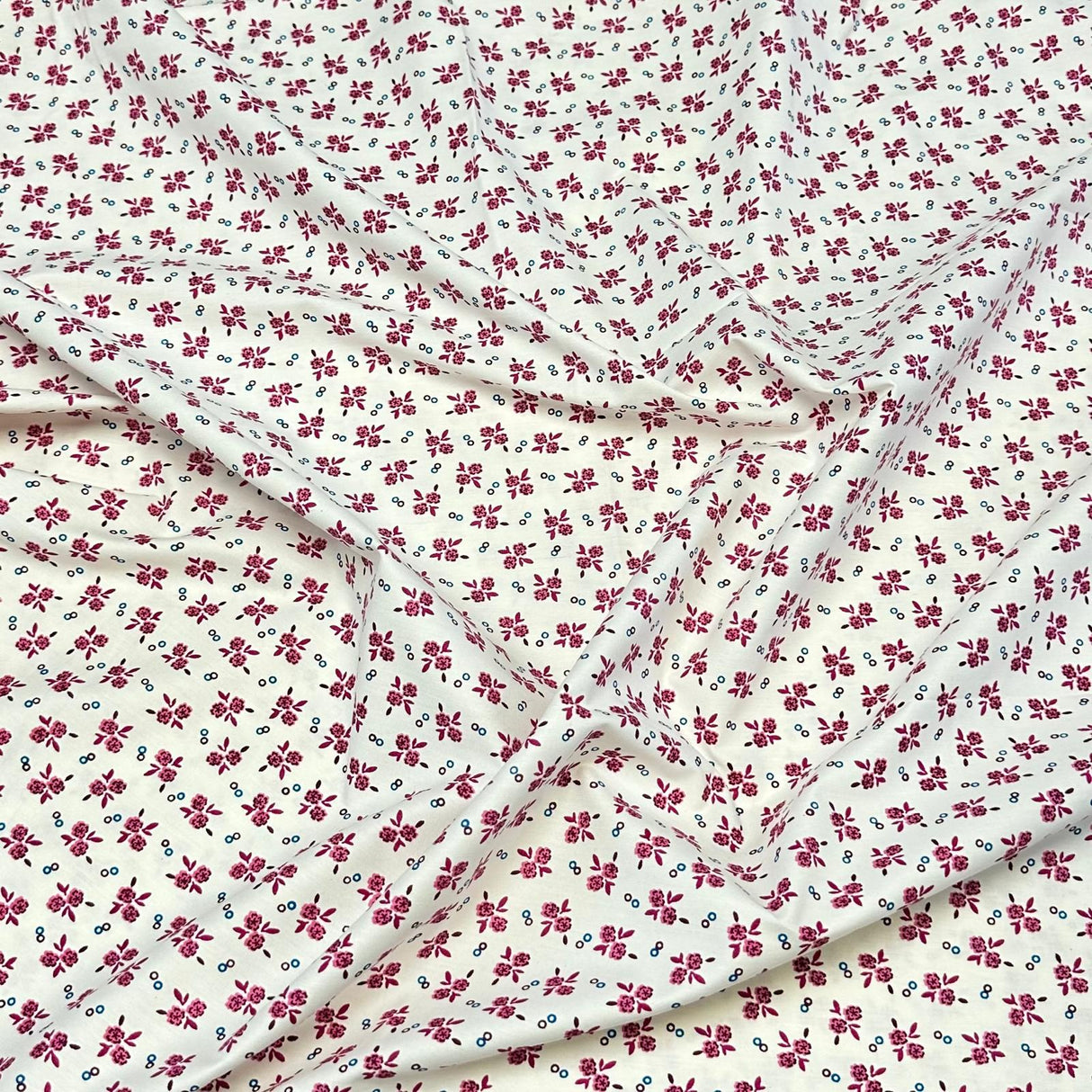 3 Metres Luxury 100% Cotton - 36" Wide - (Purple Flowers)