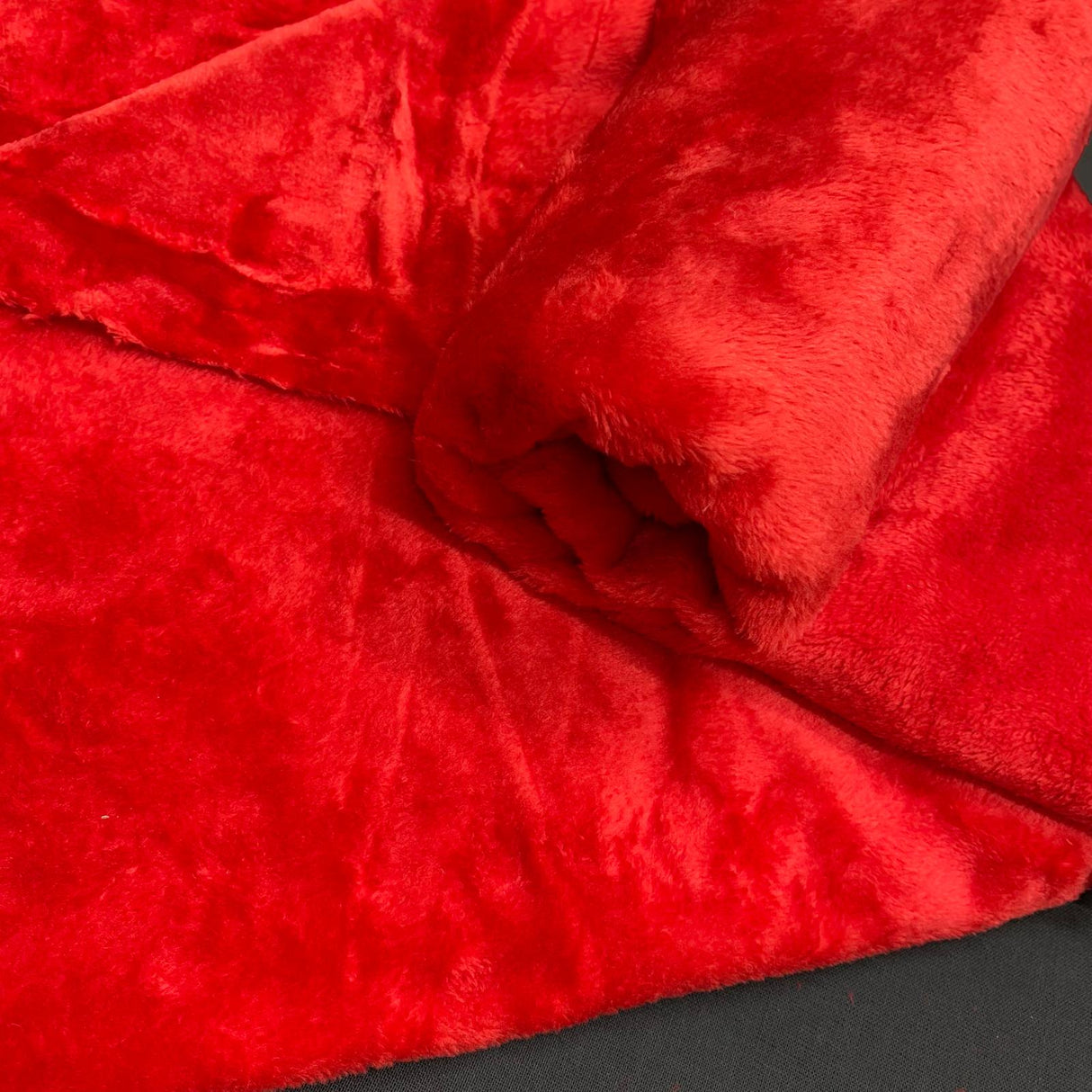 1 Metre Ultra Soft Premium Cuddle Fleece 60” Wide (Red)