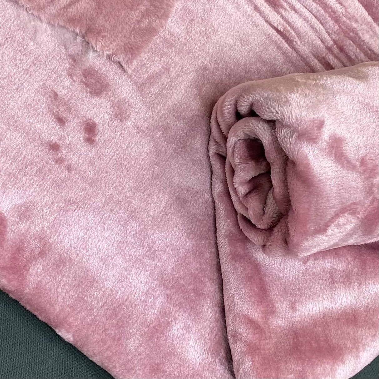 1 Metre Ultra Soft Premium Cuddle Fleece 60” Wide (Mauve)