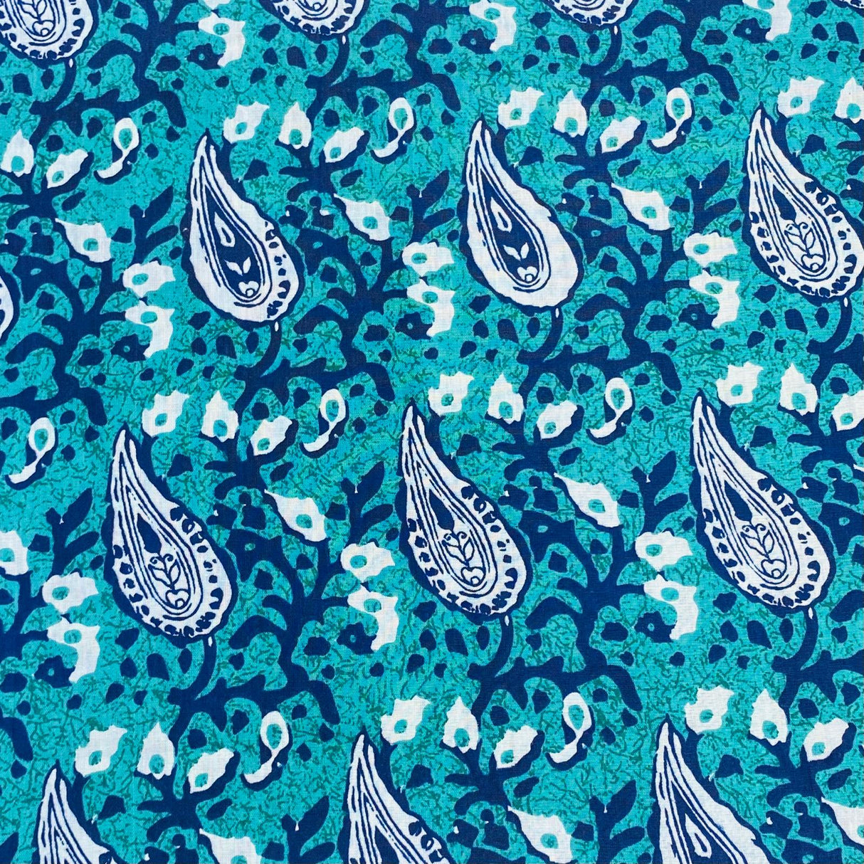 3 Metres Luxury 100% Cotton - 36" Wide - (Blue Paisley)