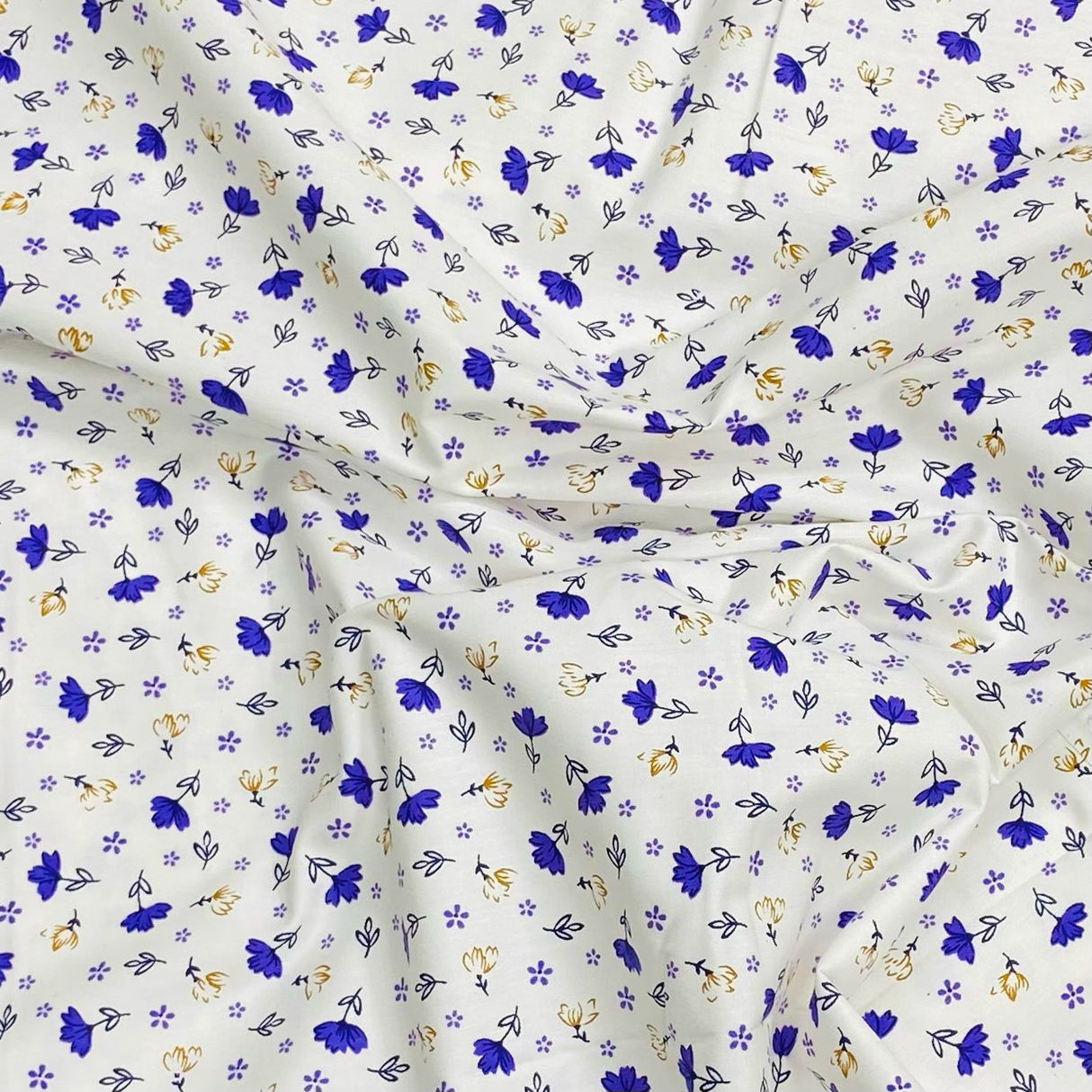 3 Metres Luxury 100% Cotton - 36" Wide ( Blue & White )